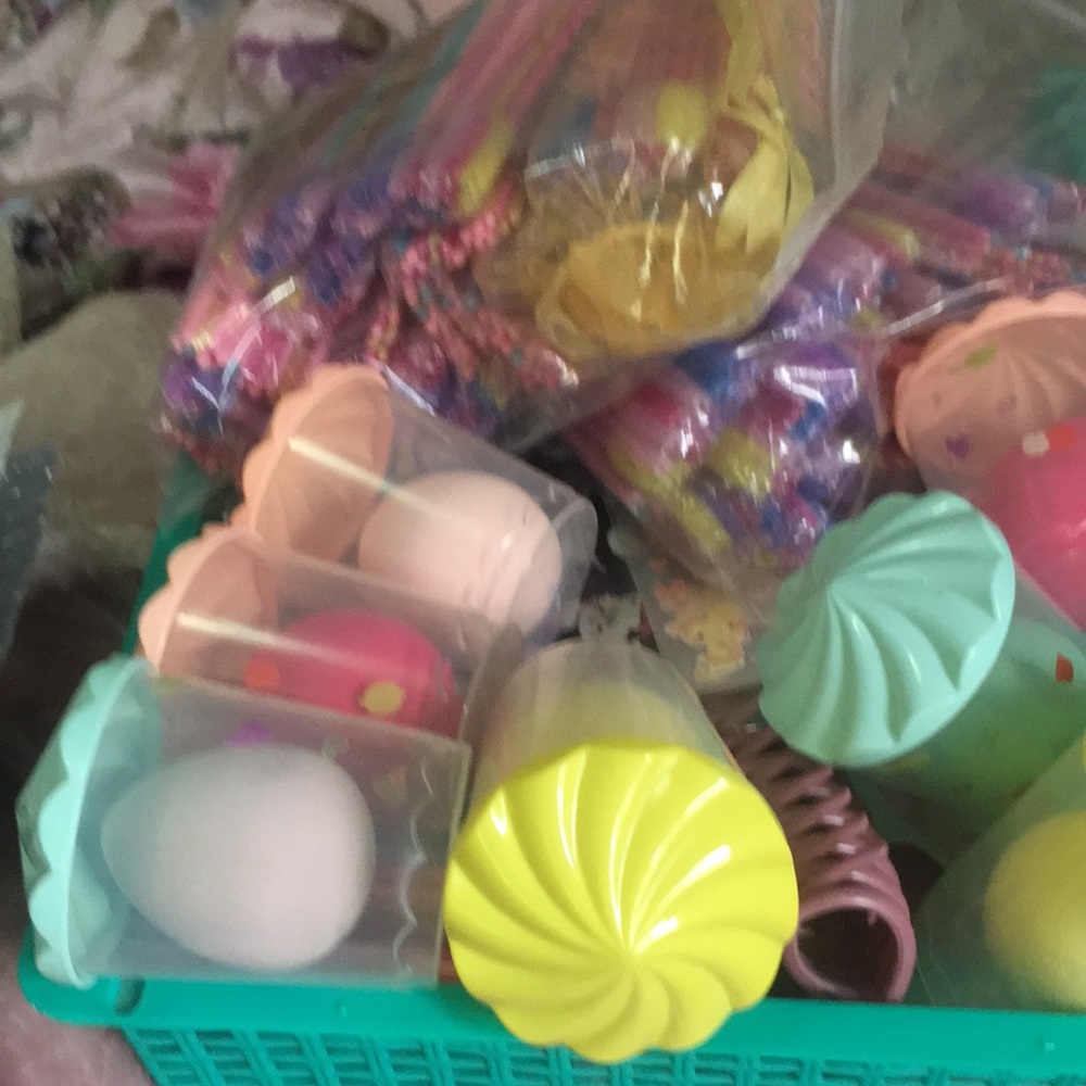 $5 ITEMS SHOWN - Picture 3 of 4